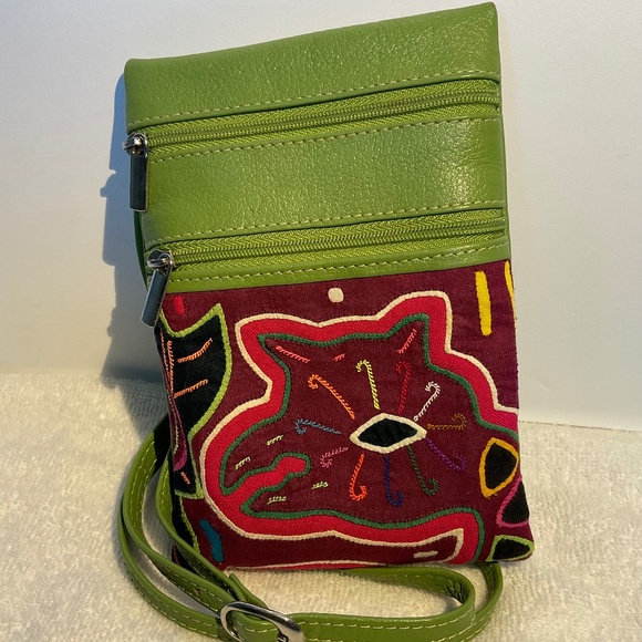 Mola - Green Leather Crossbody or Shoulder Bag with Handmade Mola Fabric Panel - Picture 1 of 13